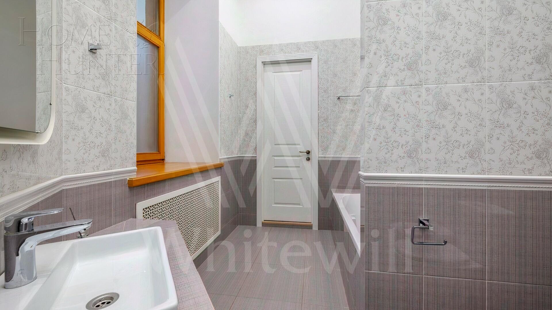 7-КОМН. КВАРТИРА С ОТДЕЛКОЙ 300 М² НА 3 ЭТАЖЕ