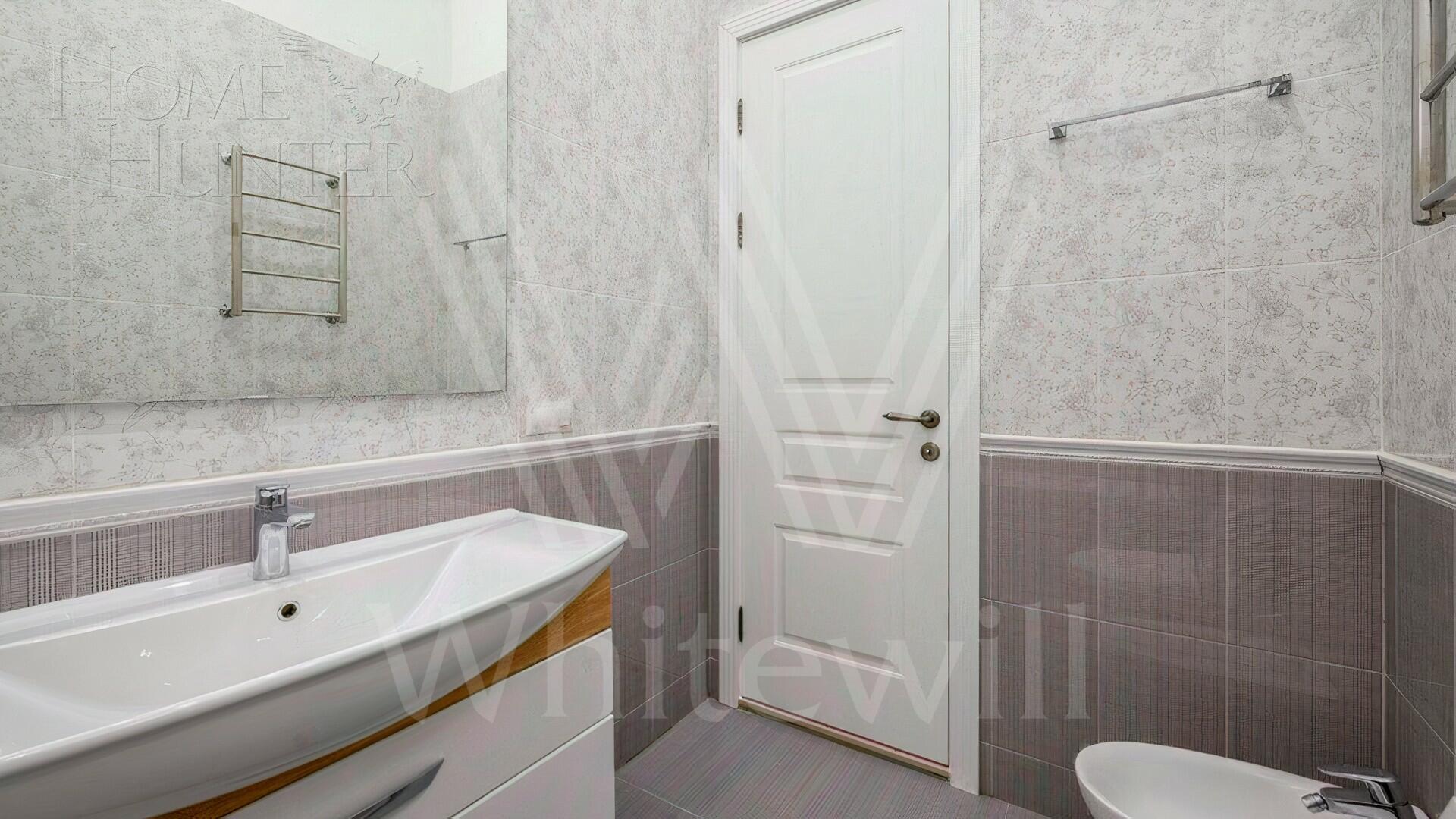 7-КОМН. КВАРТИРА С ОТДЕЛКОЙ 300 М² НА 3 ЭТАЖЕ