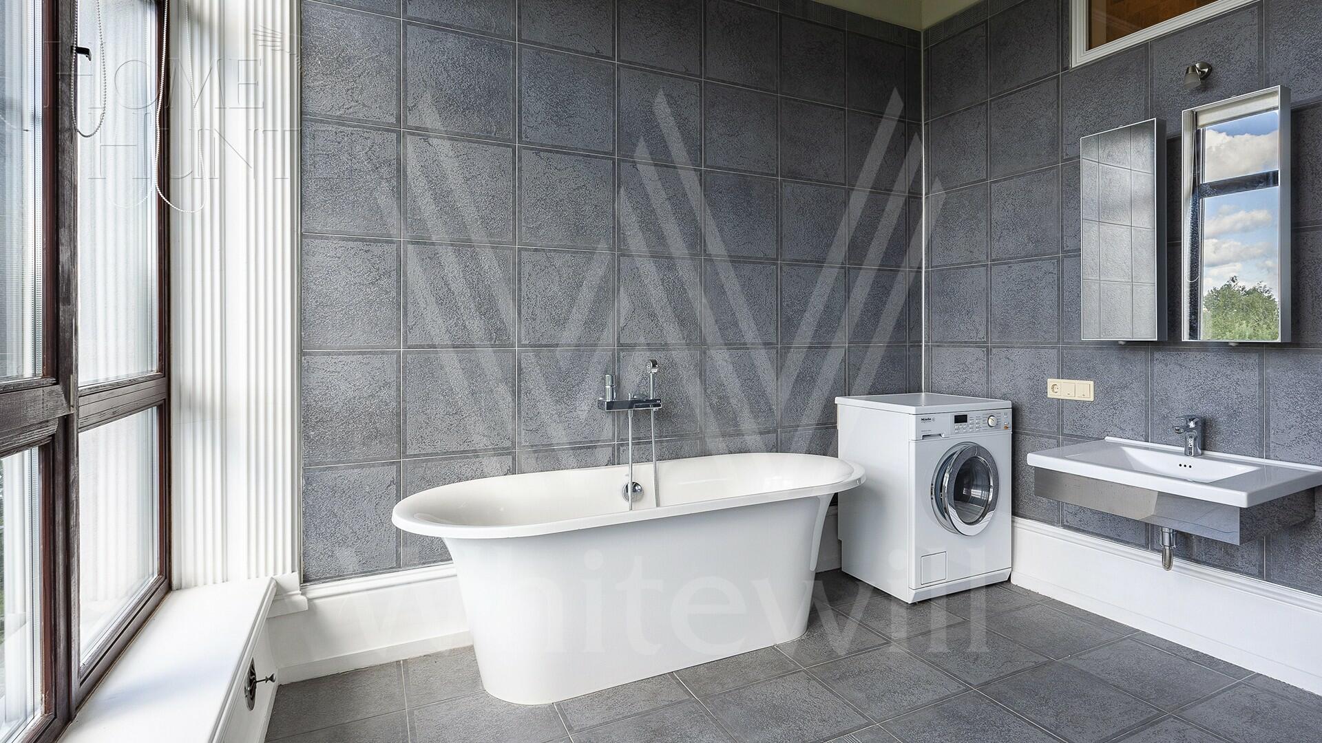 5-КОМН. КВАРТИРА С ОТДЕЛКОЙ 274 М² НА 4 ЭТАЖЕ