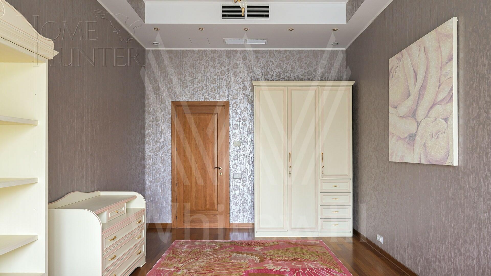 6-КОМН. КВАРТИРА С ОТДЕЛКОЙ 436.4 М² НА 3 ЭТАЖЕ