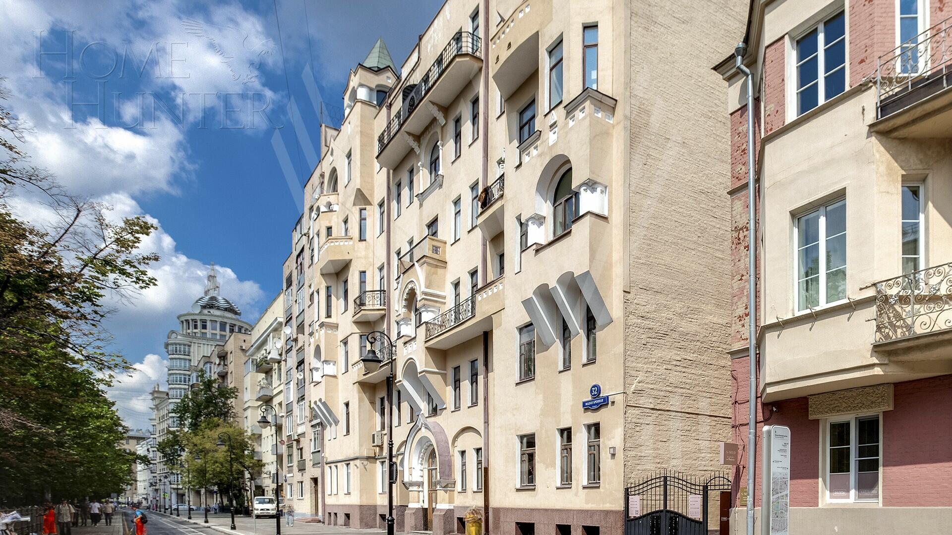 6-КОМН. КВАРТИРА С ОТДЕЛКОЙ 145 М² НА 2 ЭТАЖЕ