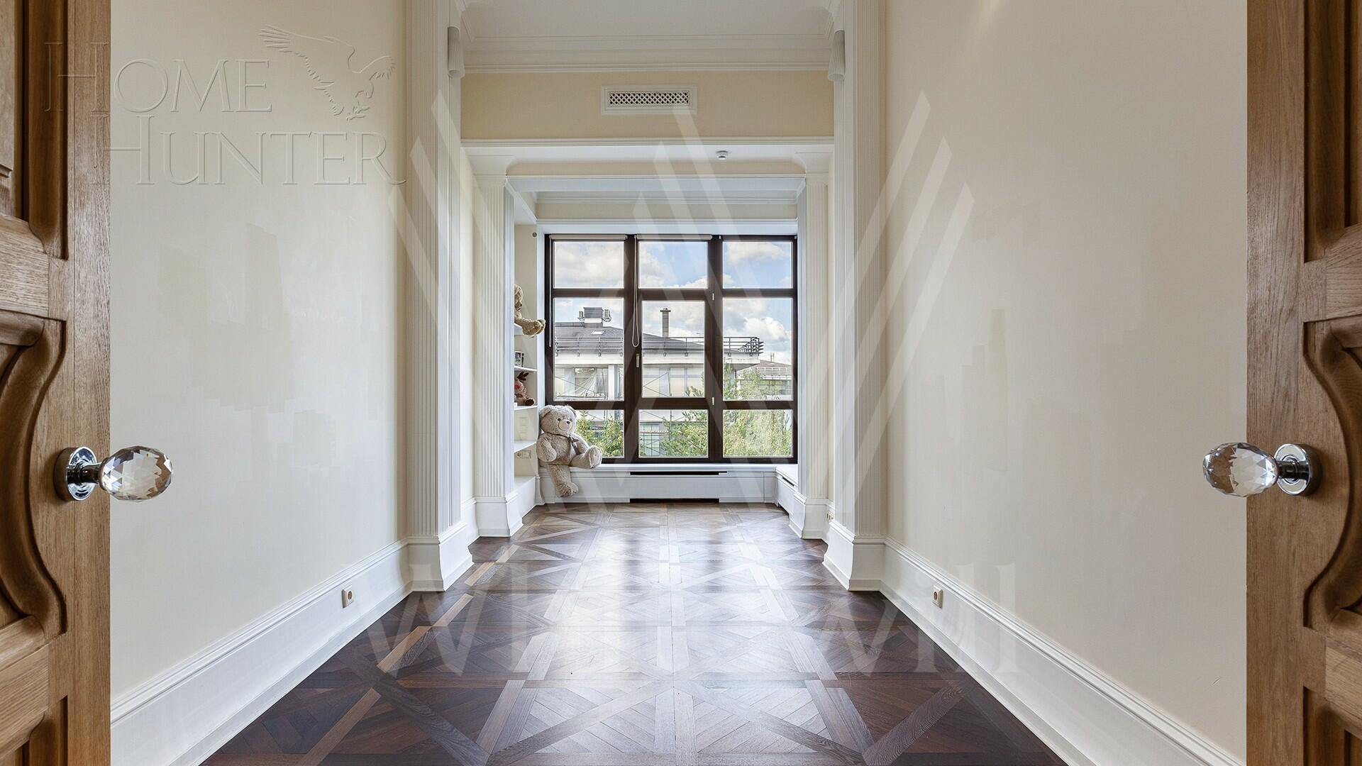 5-КОМН. КВАРТИРА С ОТДЕЛКОЙ 274 М² НА 4 ЭТАЖЕ