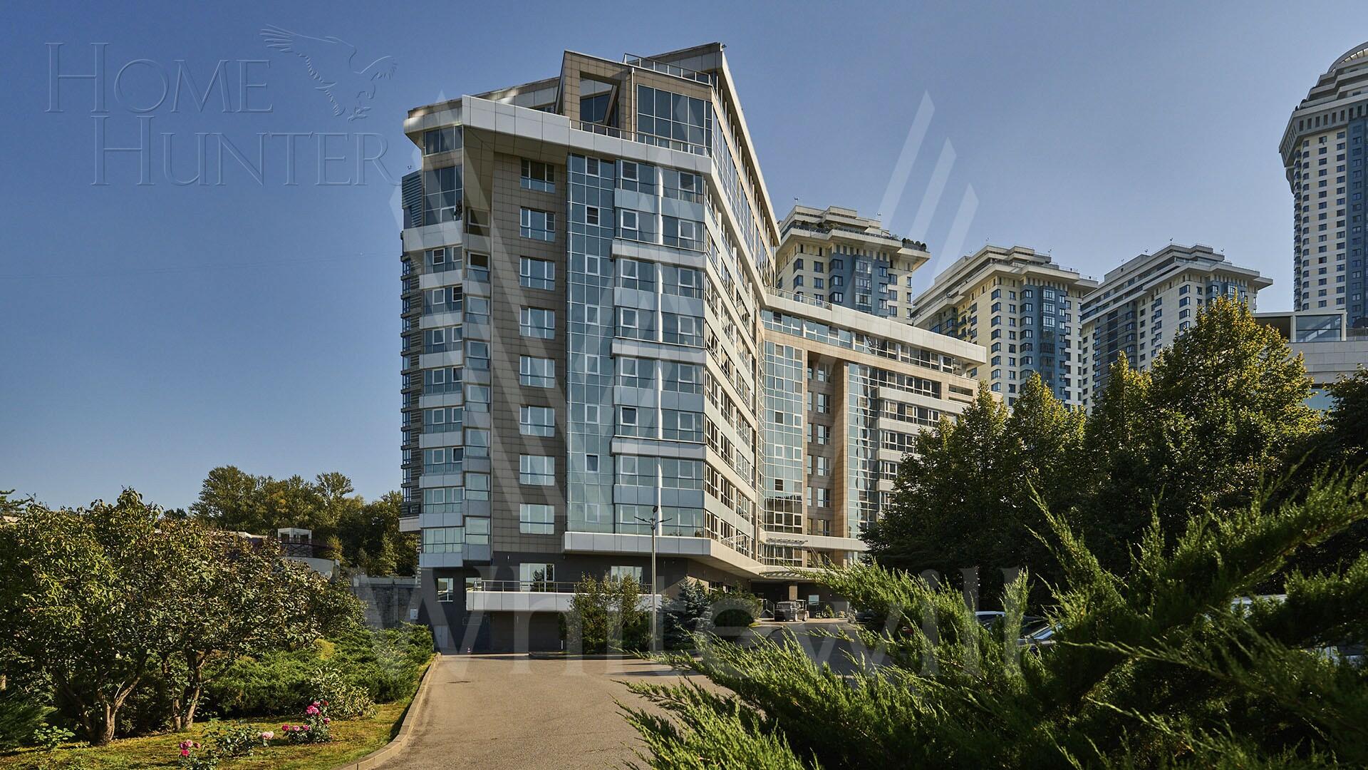 5-КОМН. КВАРТИРА С ОТДЕЛКОЙ 290 М² НА 2 ЭТАЖЕ