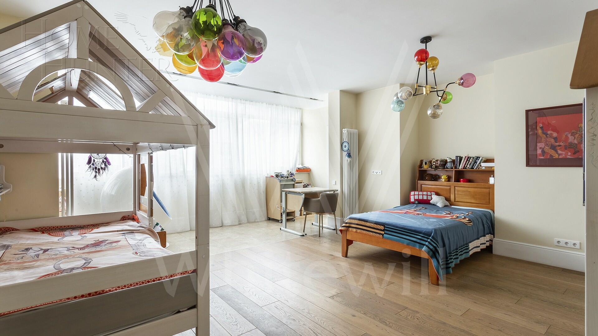 5-КОМН. КВАРТИРА С ОТДЕЛКОЙ 200 М² НА 5 ЭТАЖЕ