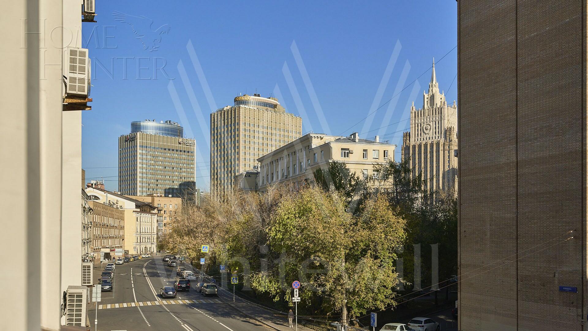 4-КОМН. КВАРТИРА С ОТДЕЛКОЙ 165 М² НА 3 ЭТАЖЕ