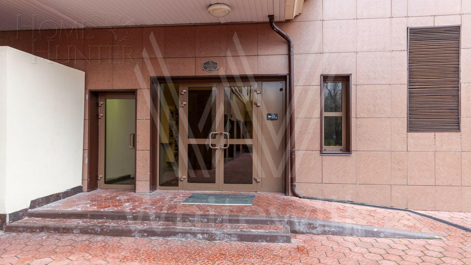 4-КОМН. КВАРТИРА С ОТДЕЛКОЙ 130 М² НА 3 ЭТАЖЕ