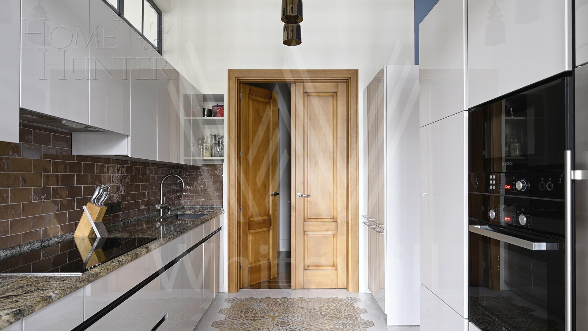 6-КОМН. КВАРТИРА С ОТДЕЛКОЙ 210 М² НА 2 ЭТАЖЕ