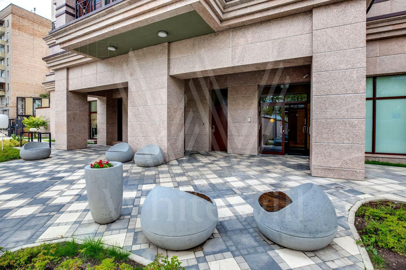 4-КОМН. КВАРТИРА С ОТДЕЛКОЙ 93 М² НА 3 ЭТАЖЕ