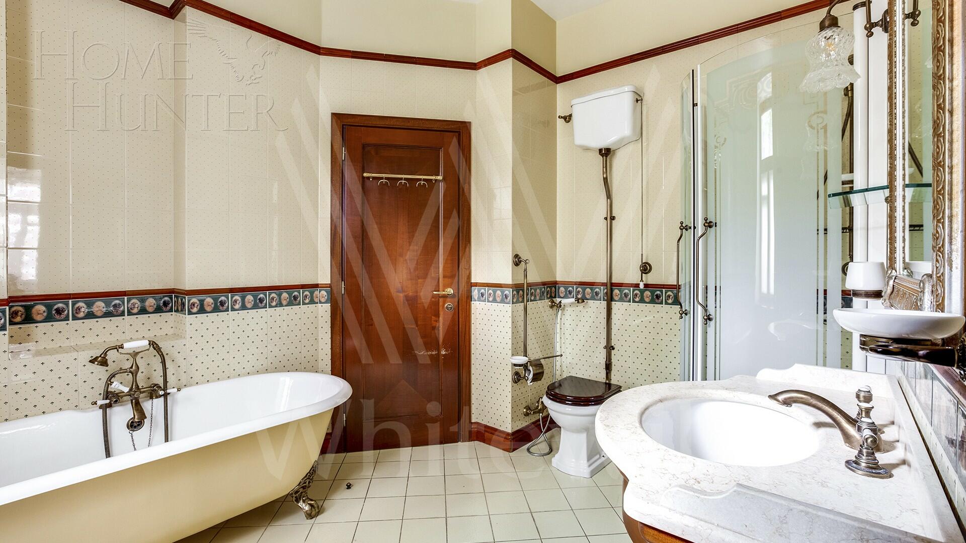 3-КОМН. КВАРТИРА С ОТДЕЛКОЙ 110.5 М² НА 2 ЭТАЖЕ