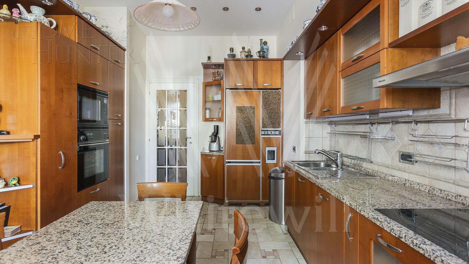 4-УРОВНЕВАЯ КВАРТИРА С ОТДЕЛКОЙ 253.1 М² НА 1 ЭТАЖЕ