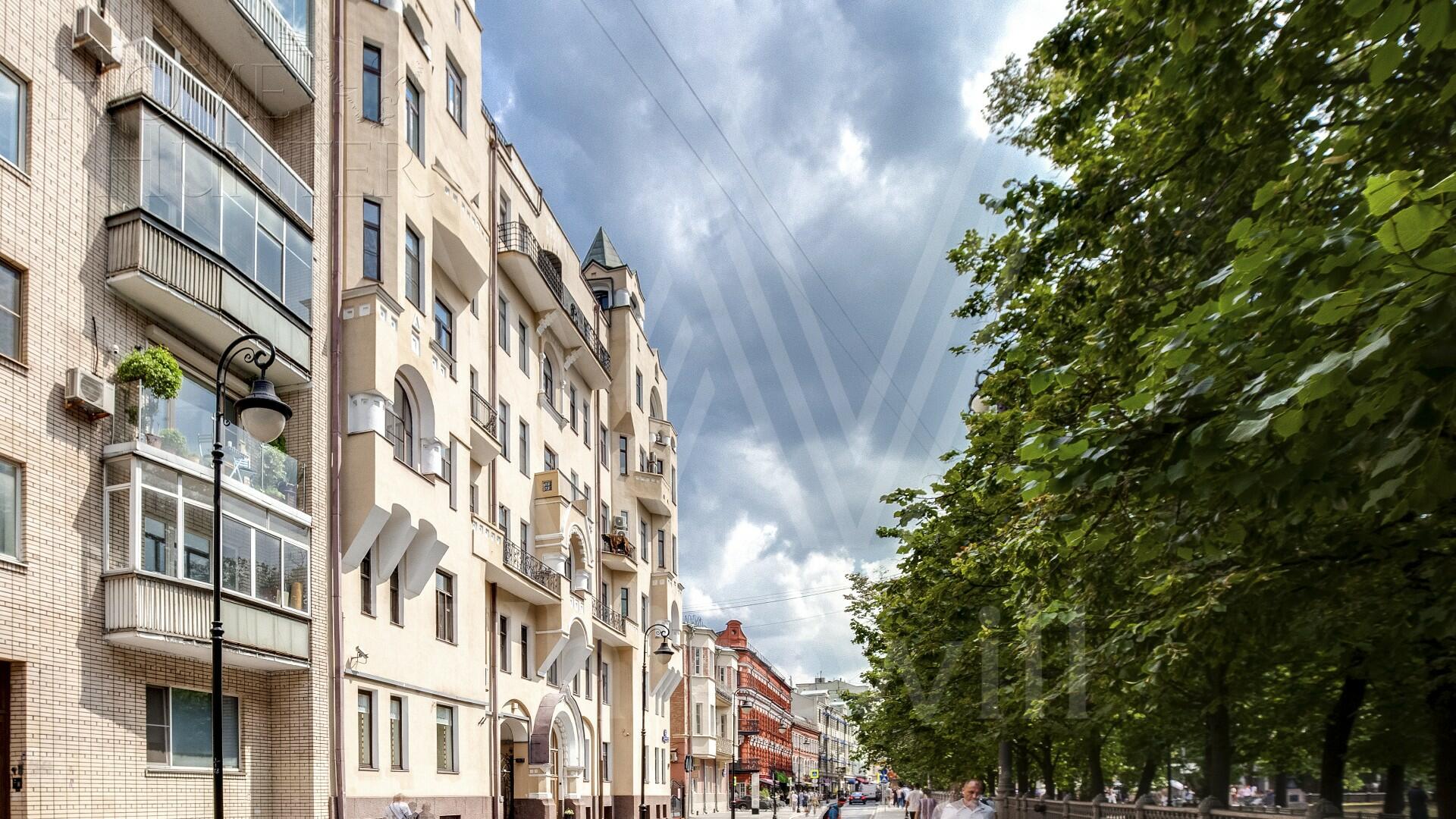 6-КОМН. КВАРТИРА С ОТДЕЛКОЙ 145 М² НА 2 ЭТАЖЕ