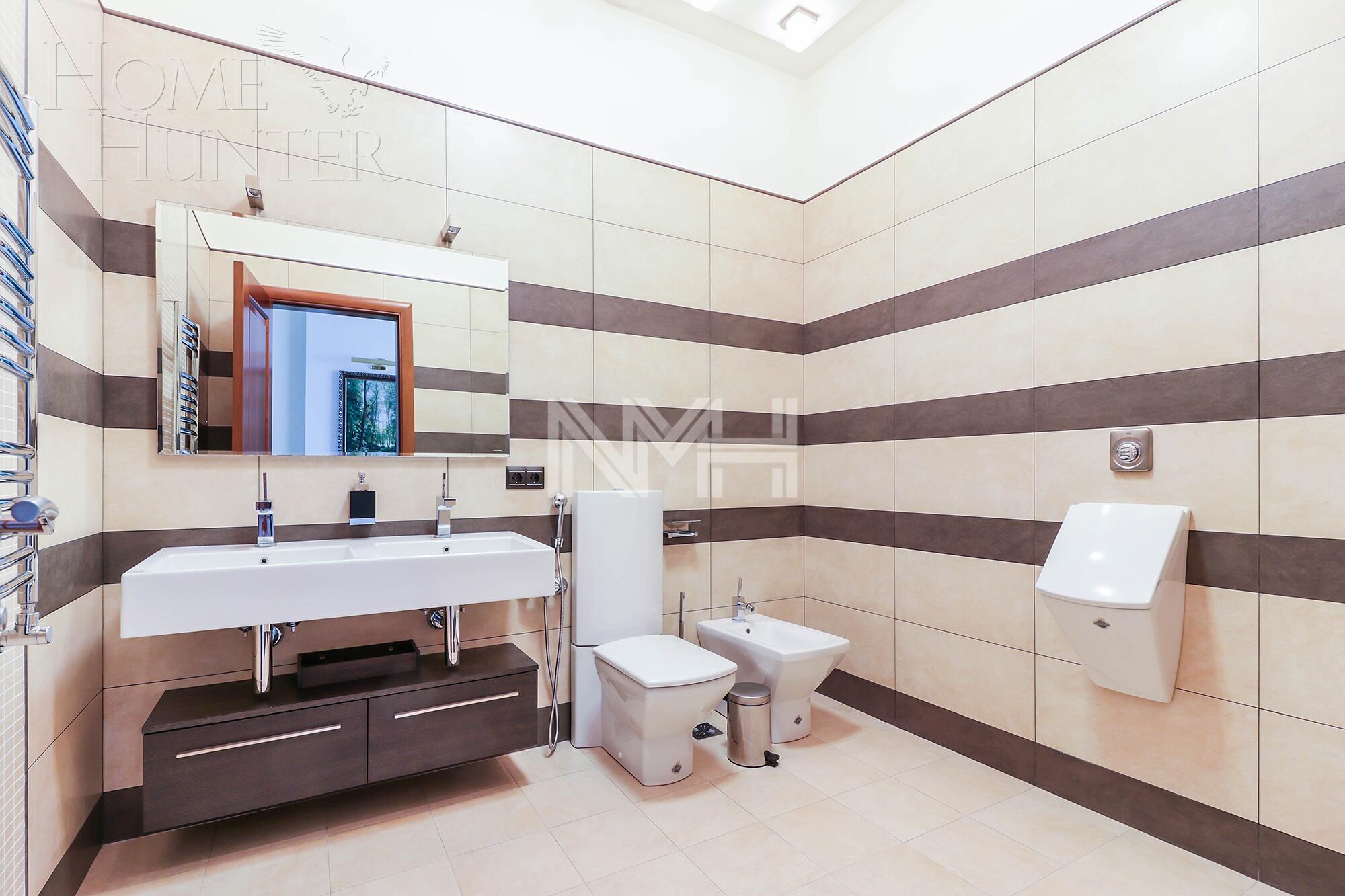 3-этажный коттедж 1 238 м² с отделкой