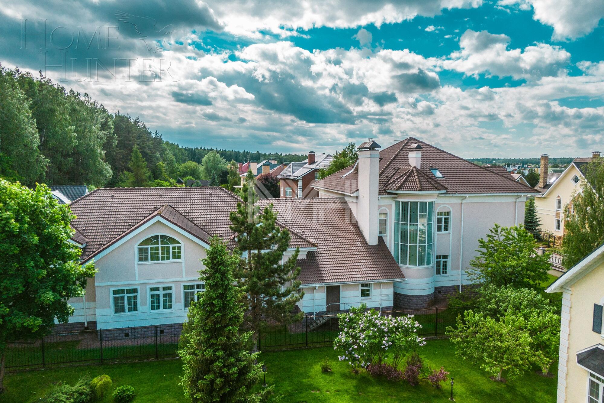 3-этажный коттедж 1 238 м² с отделкой