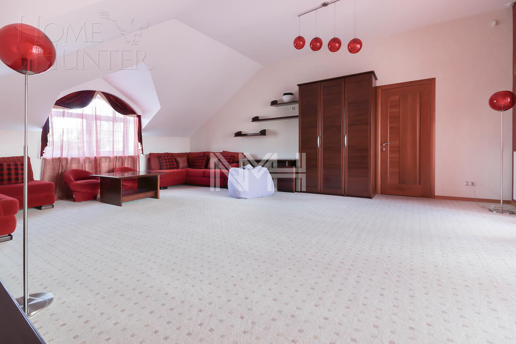 3-этажный коттедж 1 238 м² с отделкой