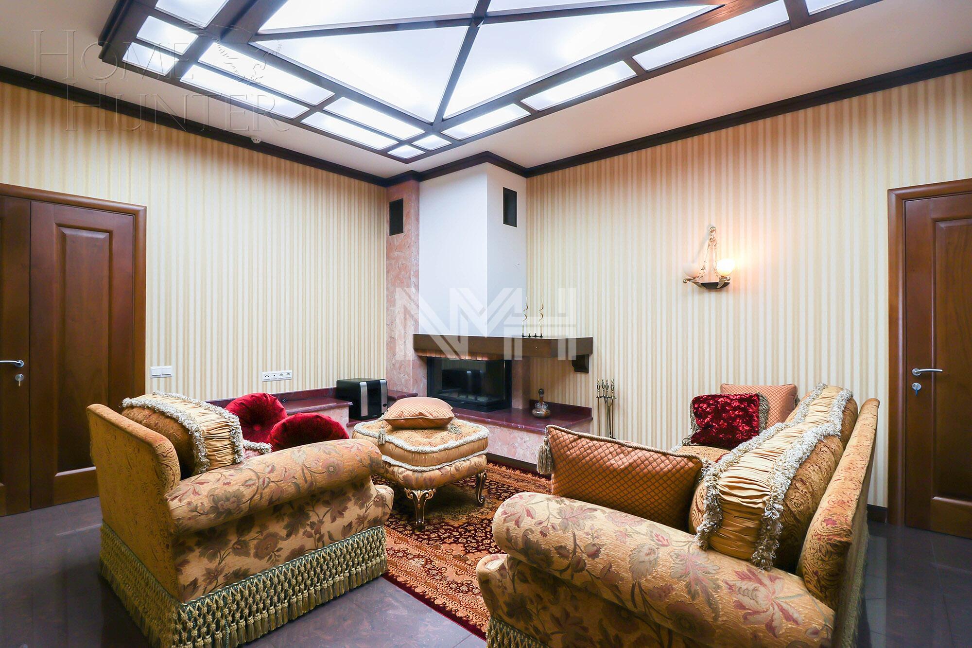 3-этажный коттедж 1 238 м² с отделкой