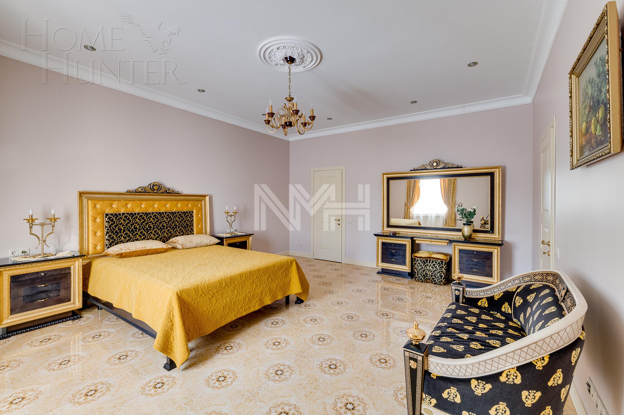 2-этажный коттедж 1 300 м² с отделкой