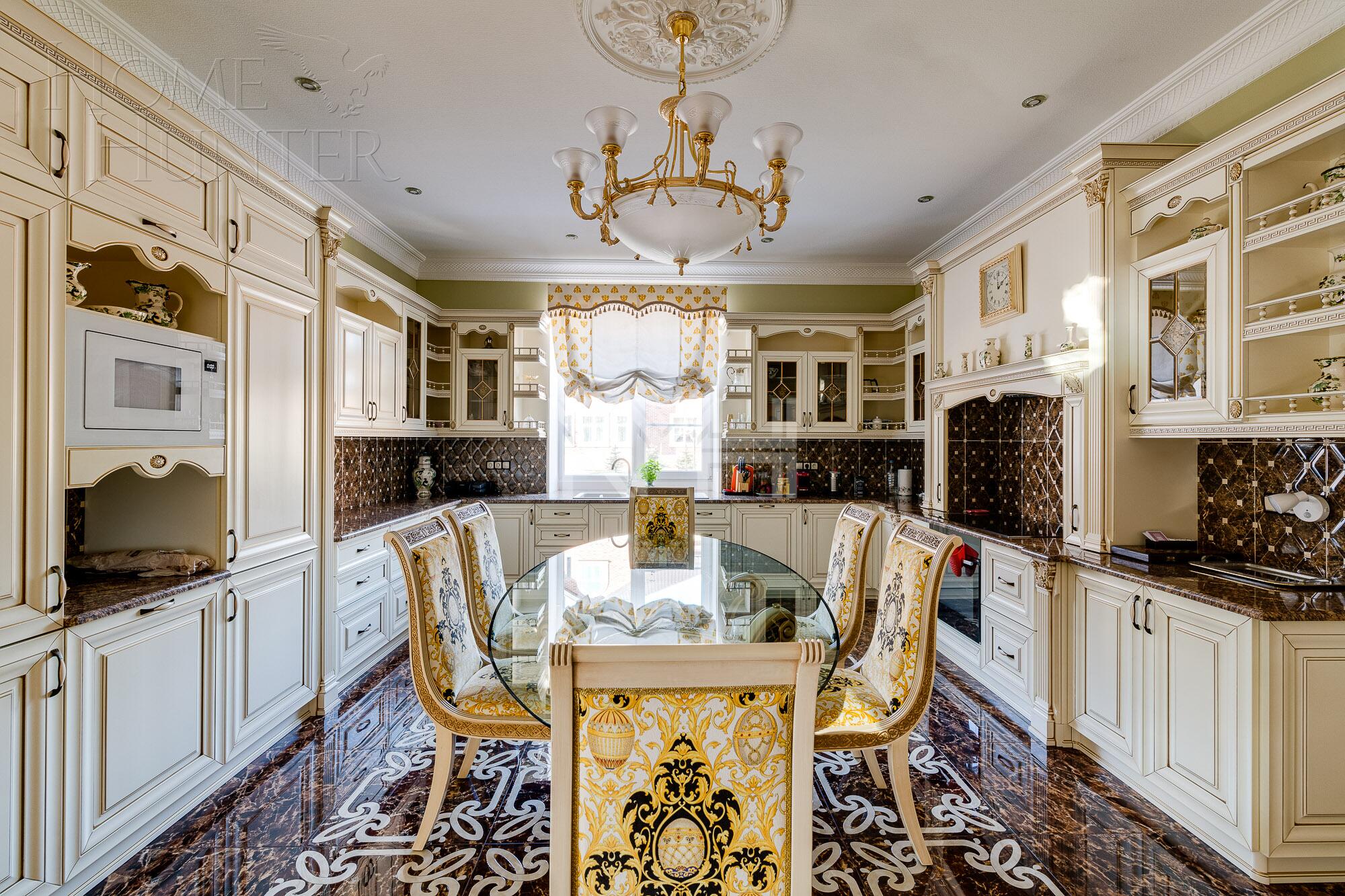 2-этажный коттедж 1 300 м² с отделкой