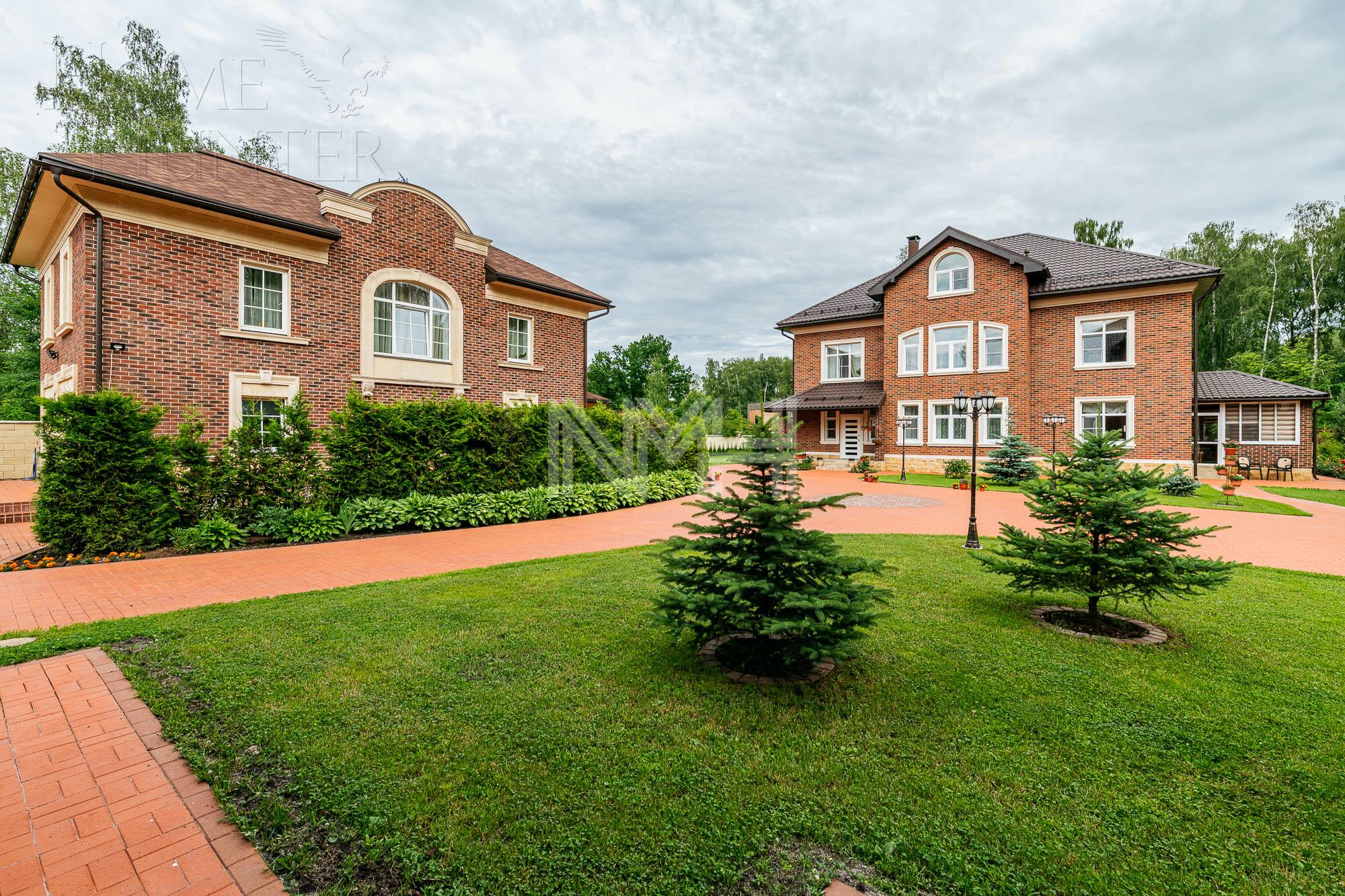 2-этажный коттедж 1 300 м² с отделкой