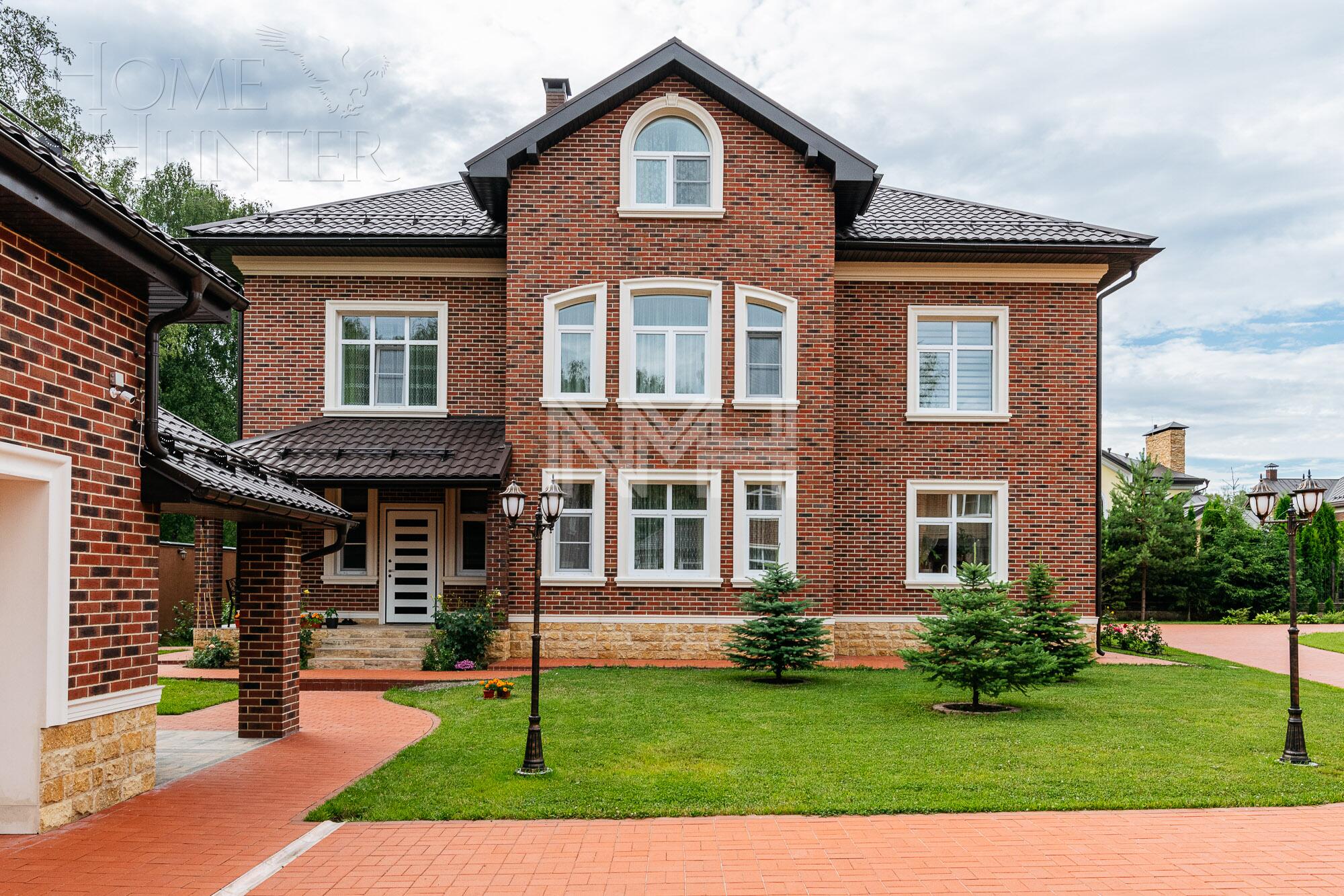 2-этажный коттедж 1 300 м² с отделкой