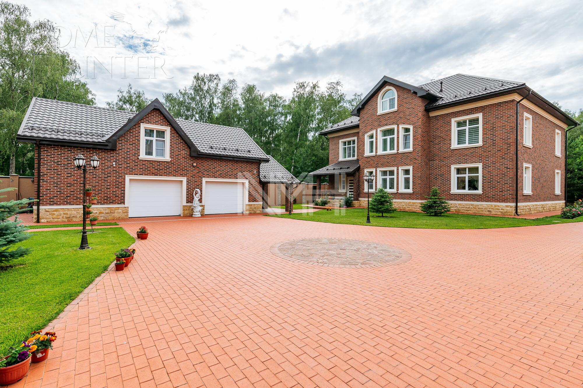 2-этажный коттедж 1 300 м² с отделкой