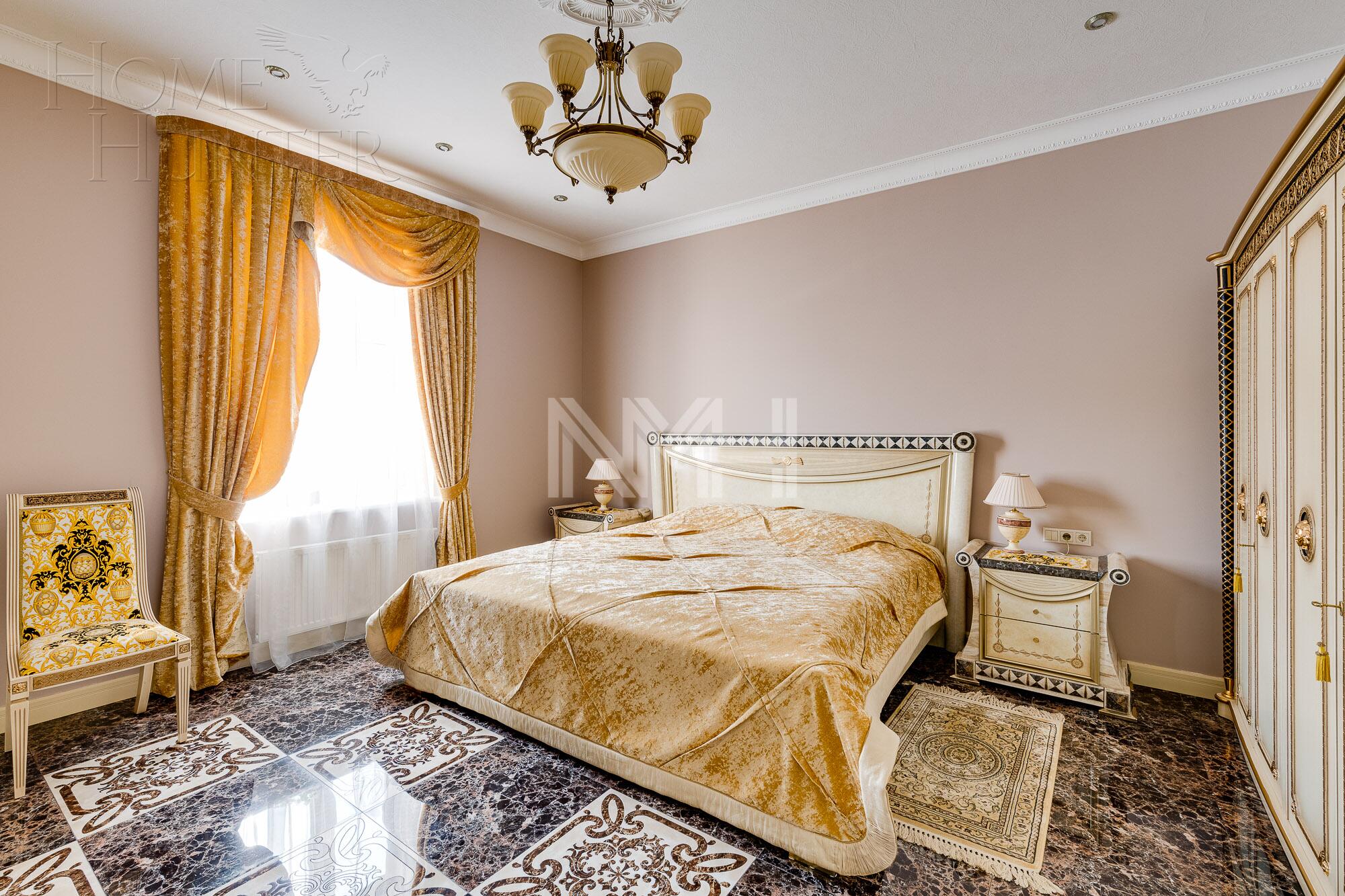 2-этажный коттедж 1 300 м² с отделкой