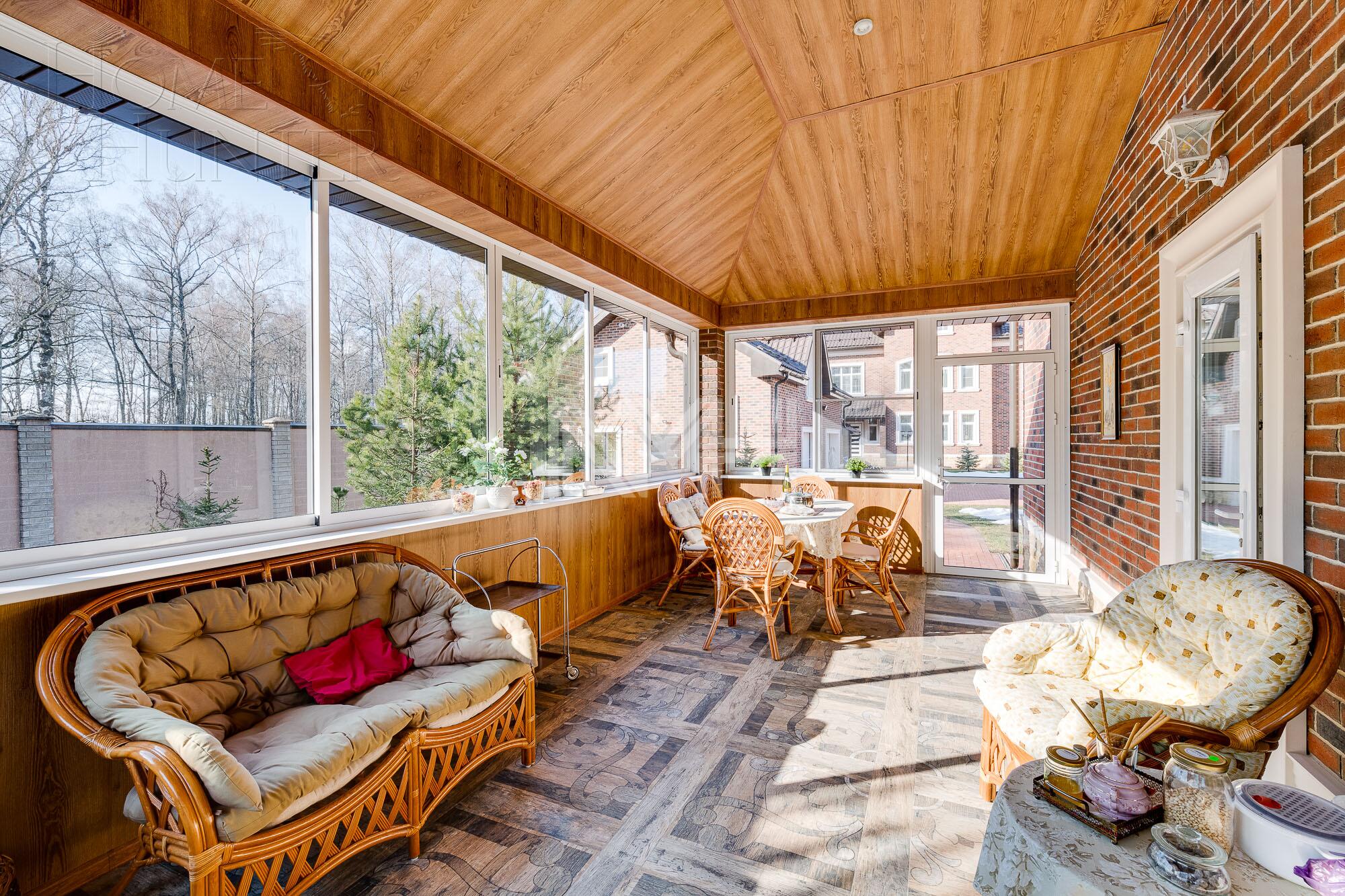 2-этажный коттедж 1 300 м² с отделкой