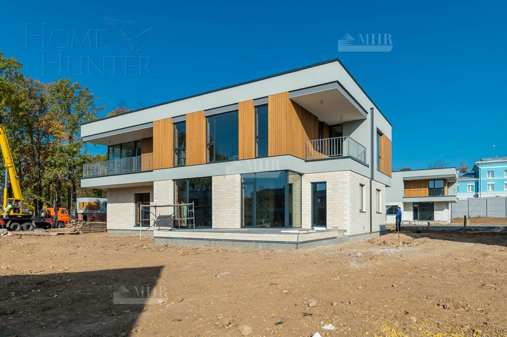 2-этажный коттедж 319.7 м² без отделки