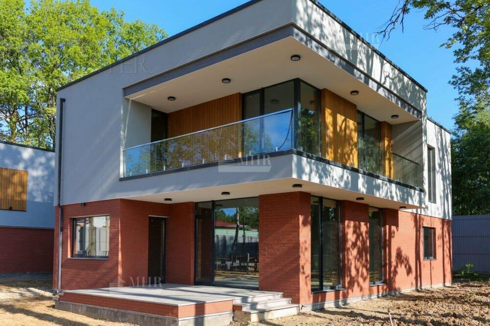 2-этажный коттедж 319.7 м² без отделки