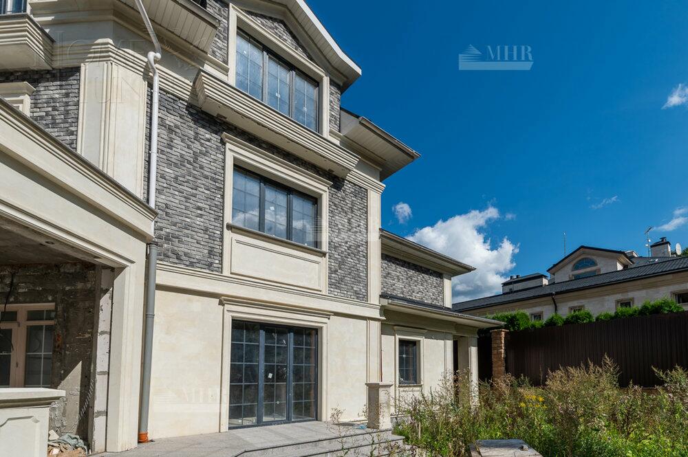 2-этажный коттедж 550 м² без отделки