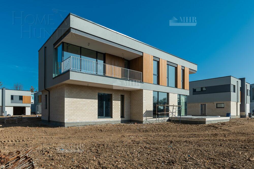 2-этажный коттедж 319.7 м² без отделки