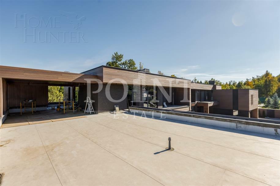 2-этажный коттедж 1 300 м² без отделки