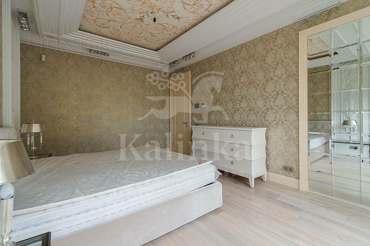 3-этажный таунхаус 340 м² с отделкой