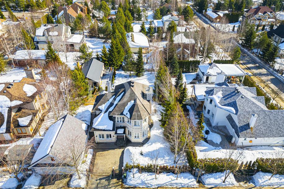 2-этажный коттедж 220 м² с отделкой