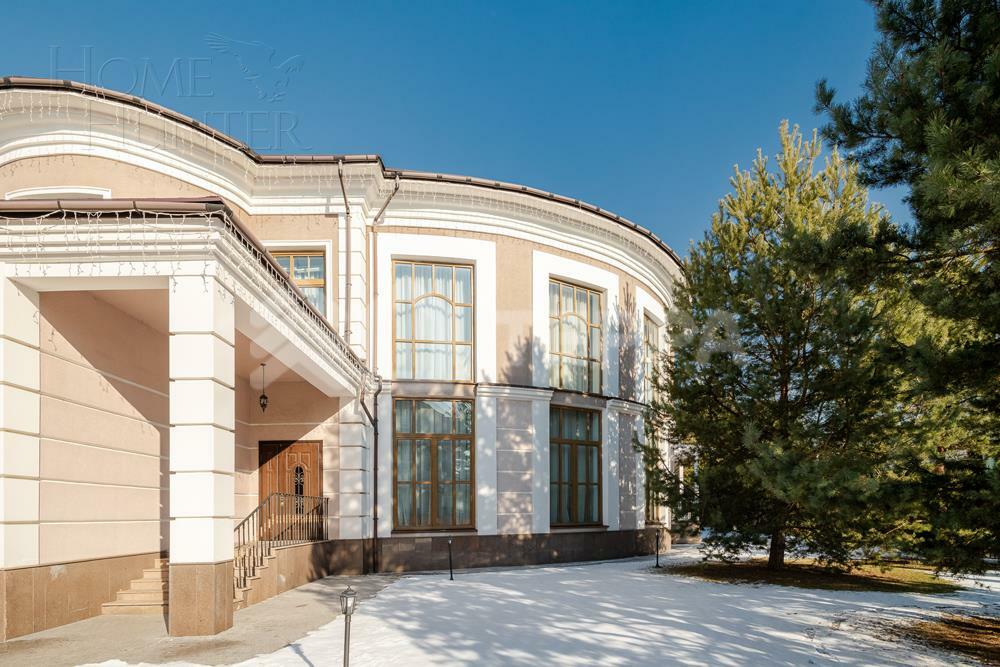 2-этажный коттедж 1 381 м² с отделкой