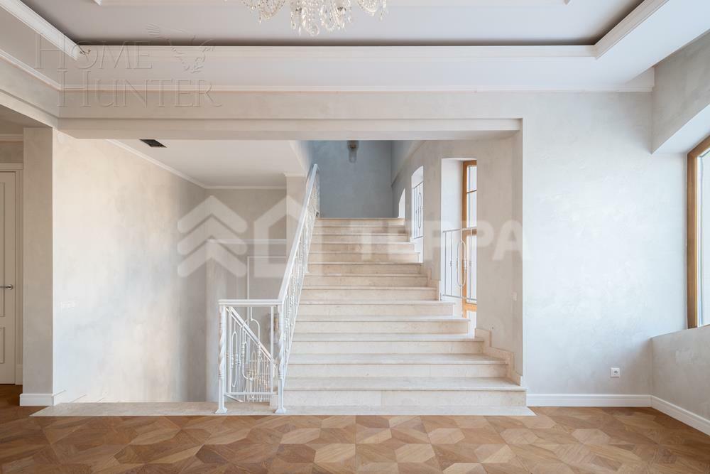 2-этажный коттедж 1 000 м² с отделкой