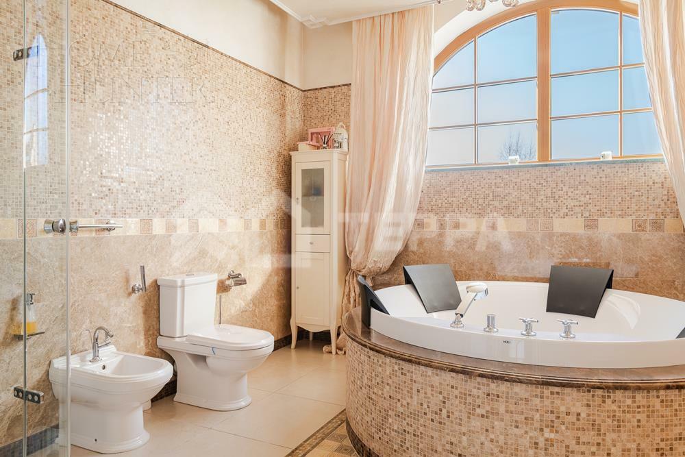 2-этажный коттедж 1 000 м² с отделкой