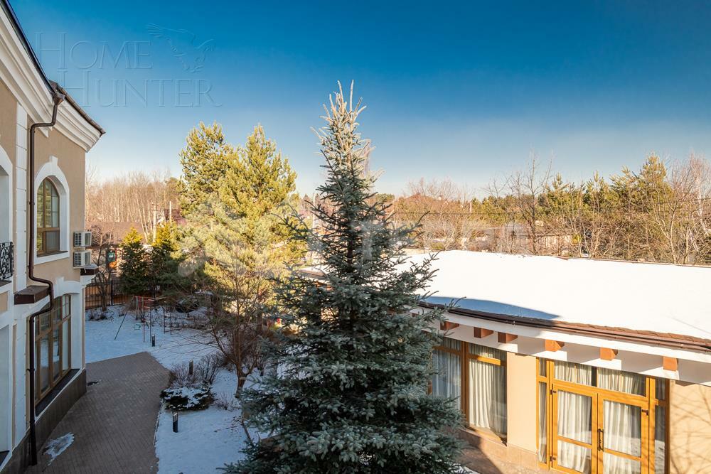 2-этажный коттедж 1 000 м² с отделкой