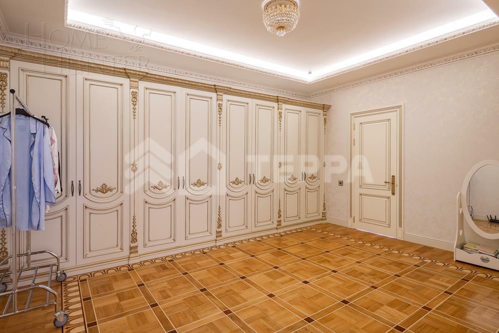 2-этажный коттедж 1 000 м² с отделкой