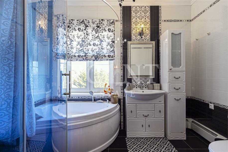 2-этажный коттедж 220 м² с отделкой