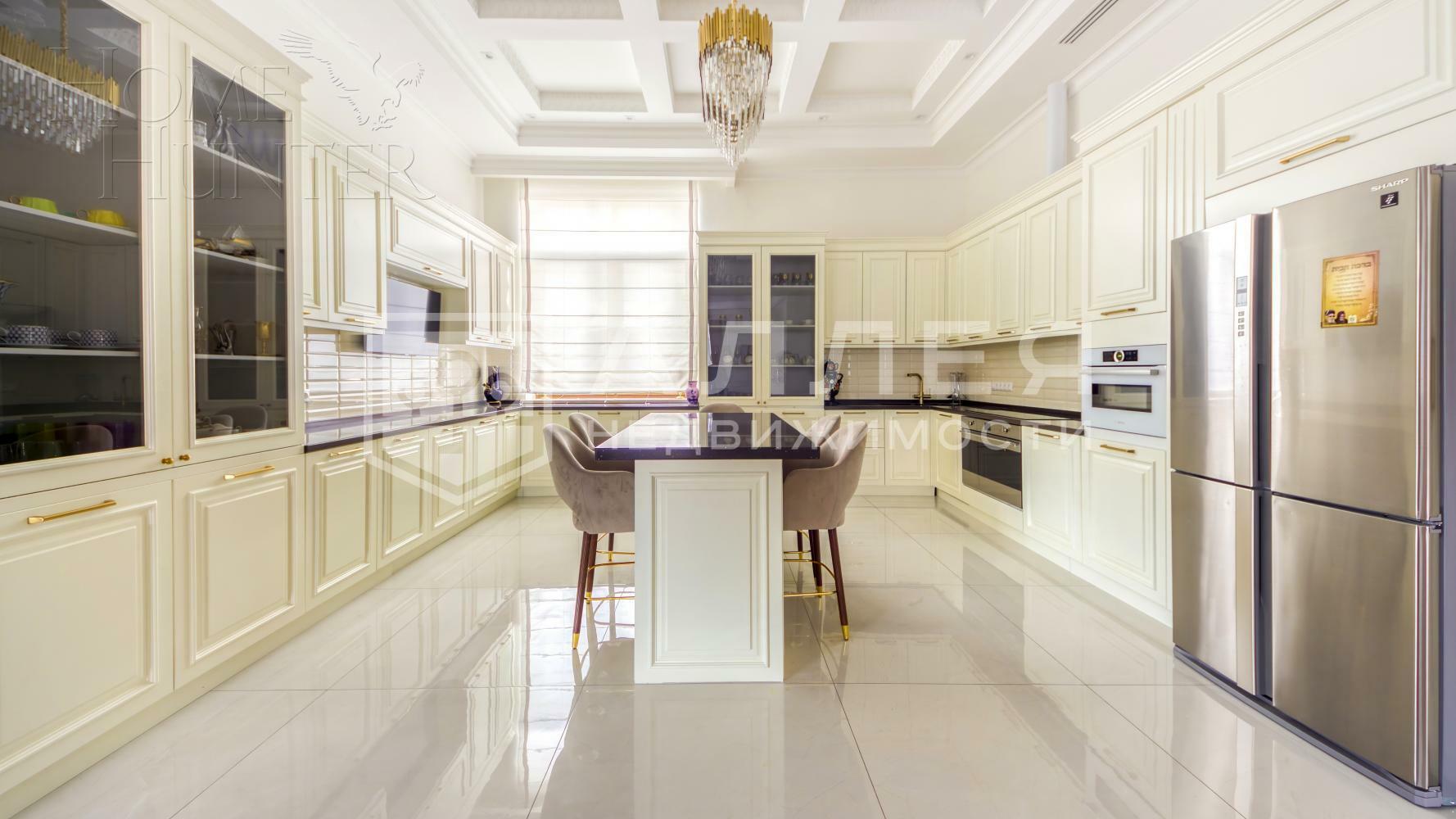 2-этажный коттедж 900 м² с отделкой