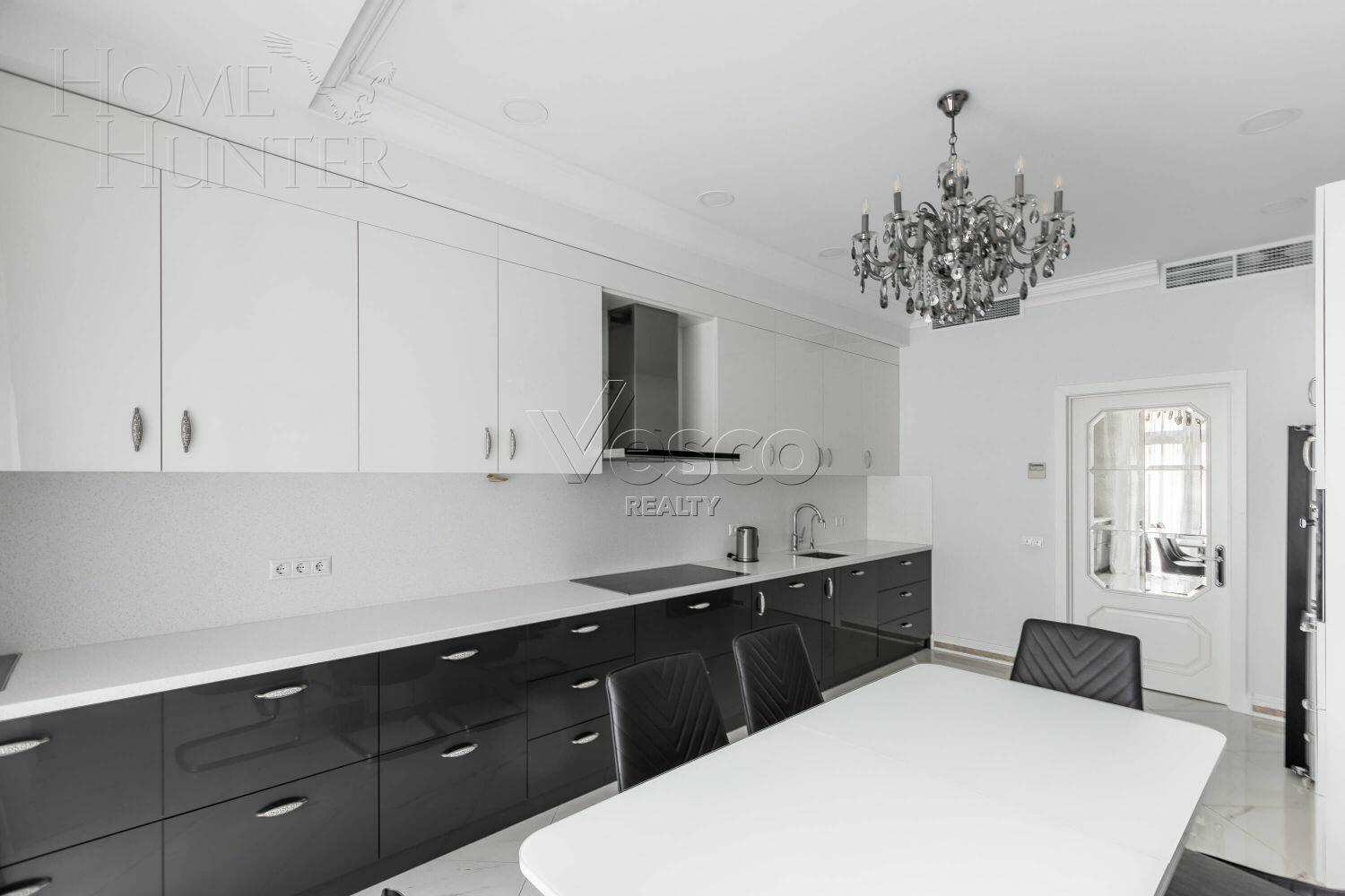 4-КОМН. КВАРТИРА С ОТДЕЛКОЙ 202 М² НА 4 ЭТАЖЕ