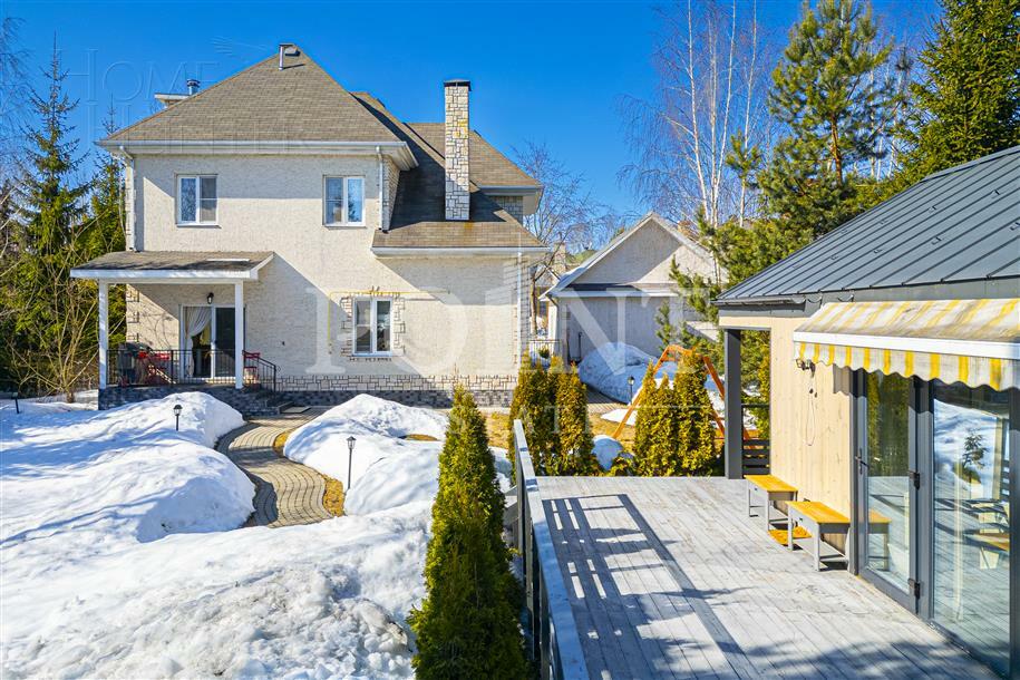 2-этажный коттедж 220 м² с отделкой