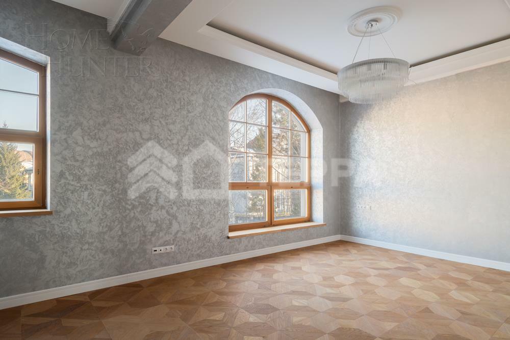 2-этажный коттедж 1 000 м² с отделкой