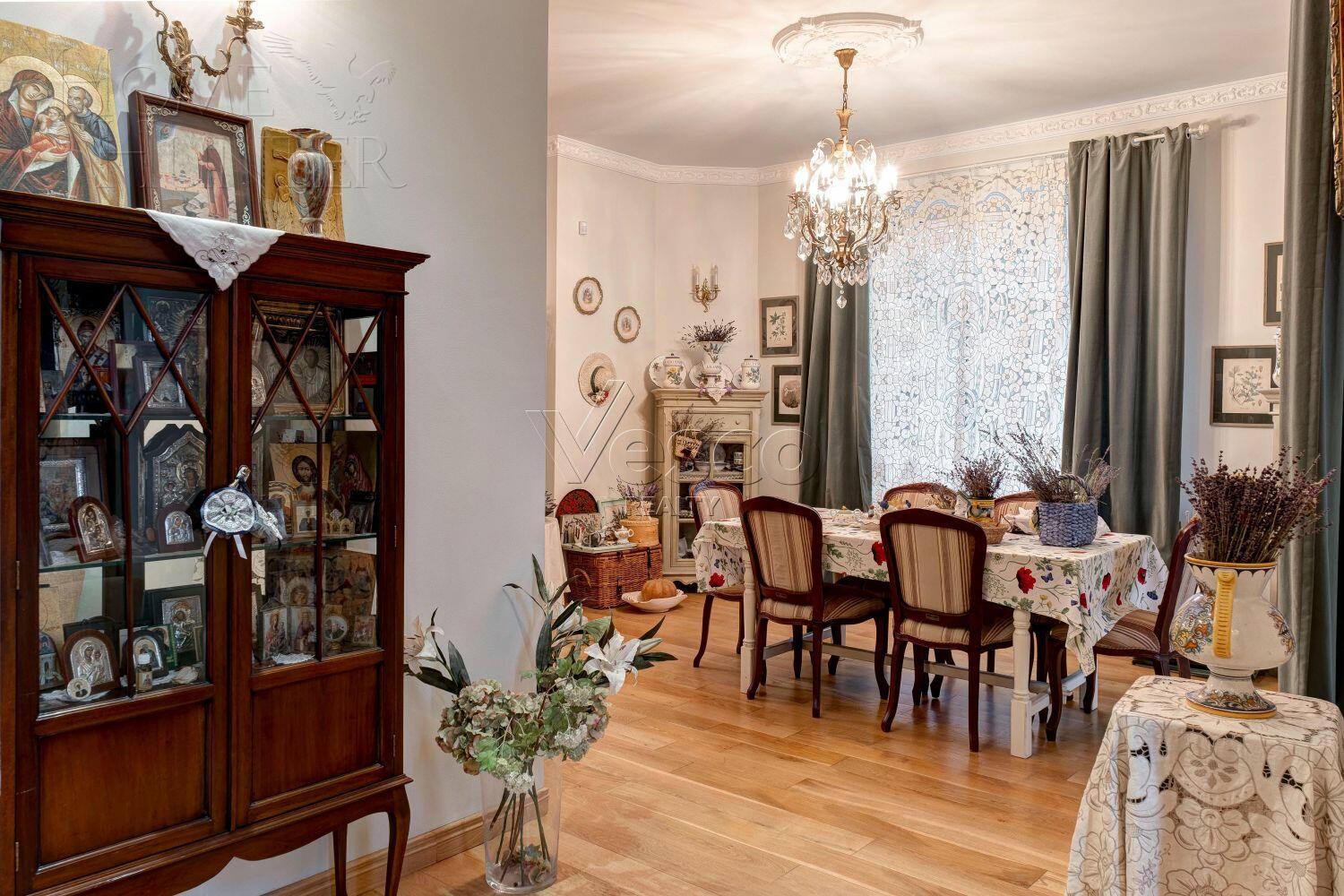 2-этажный коттедж 435 м² с отделкой