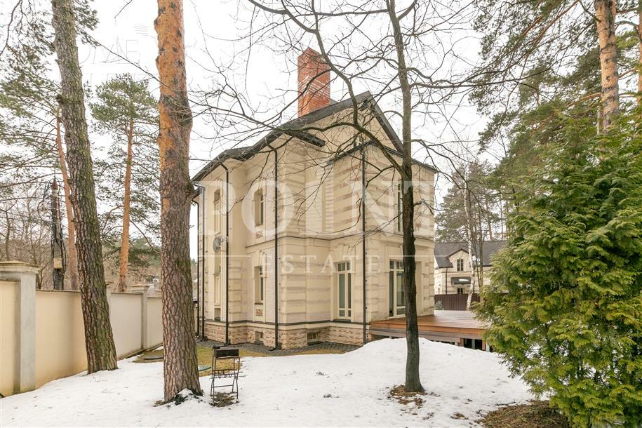 2-этажный коттедж 450 м² с отделкой