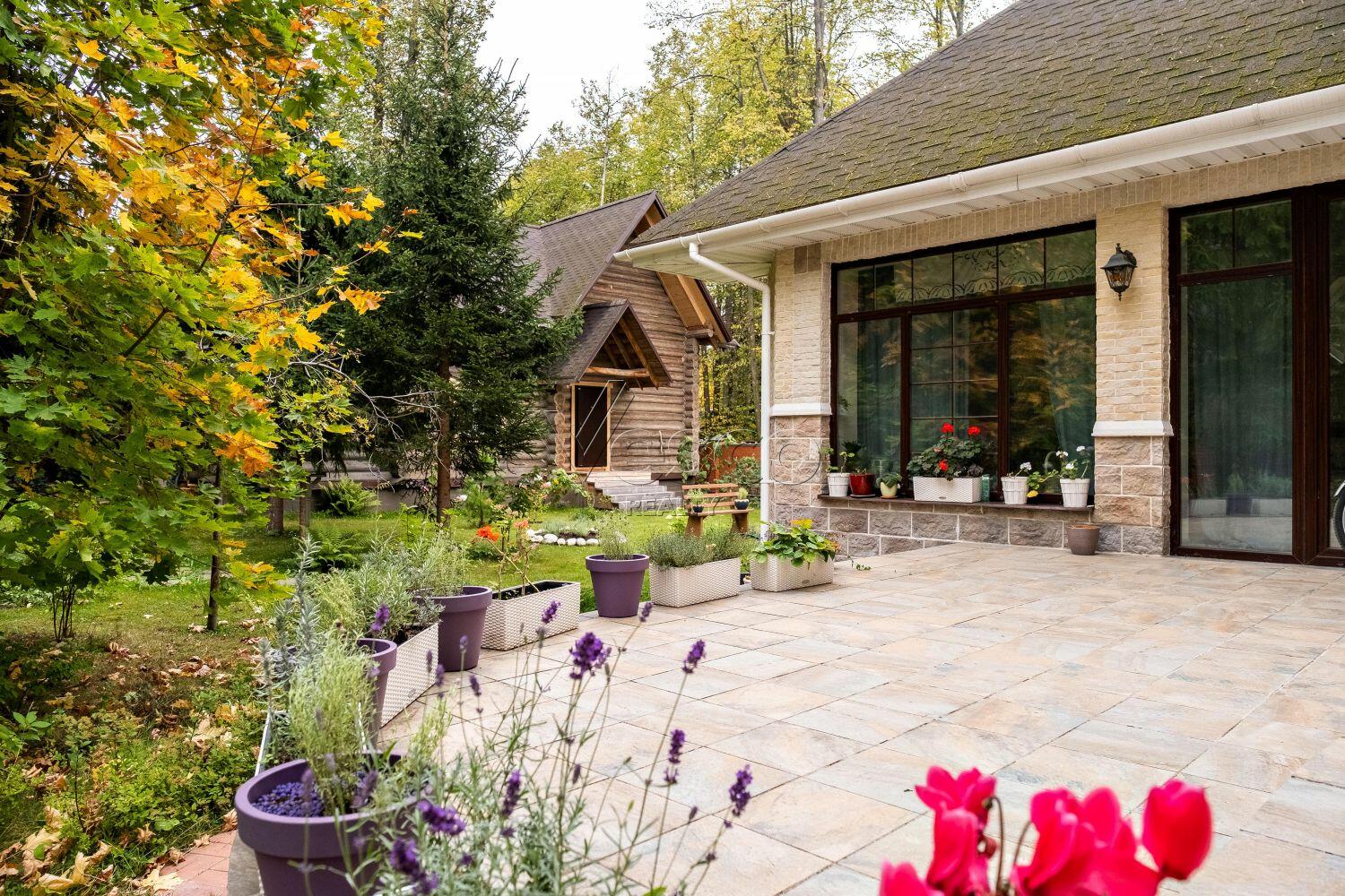 2-этажный коттедж 435 м² с отделкой