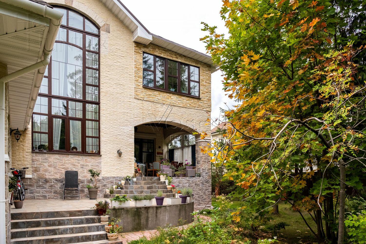 2-этажный коттедж 435 м² с отделкой