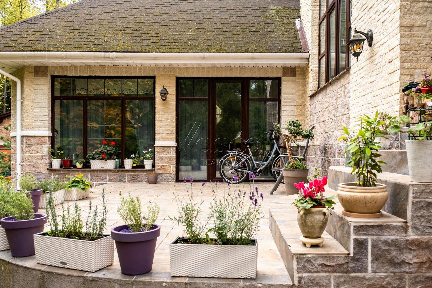 2-этажный коттедж 435 м² с отделкой