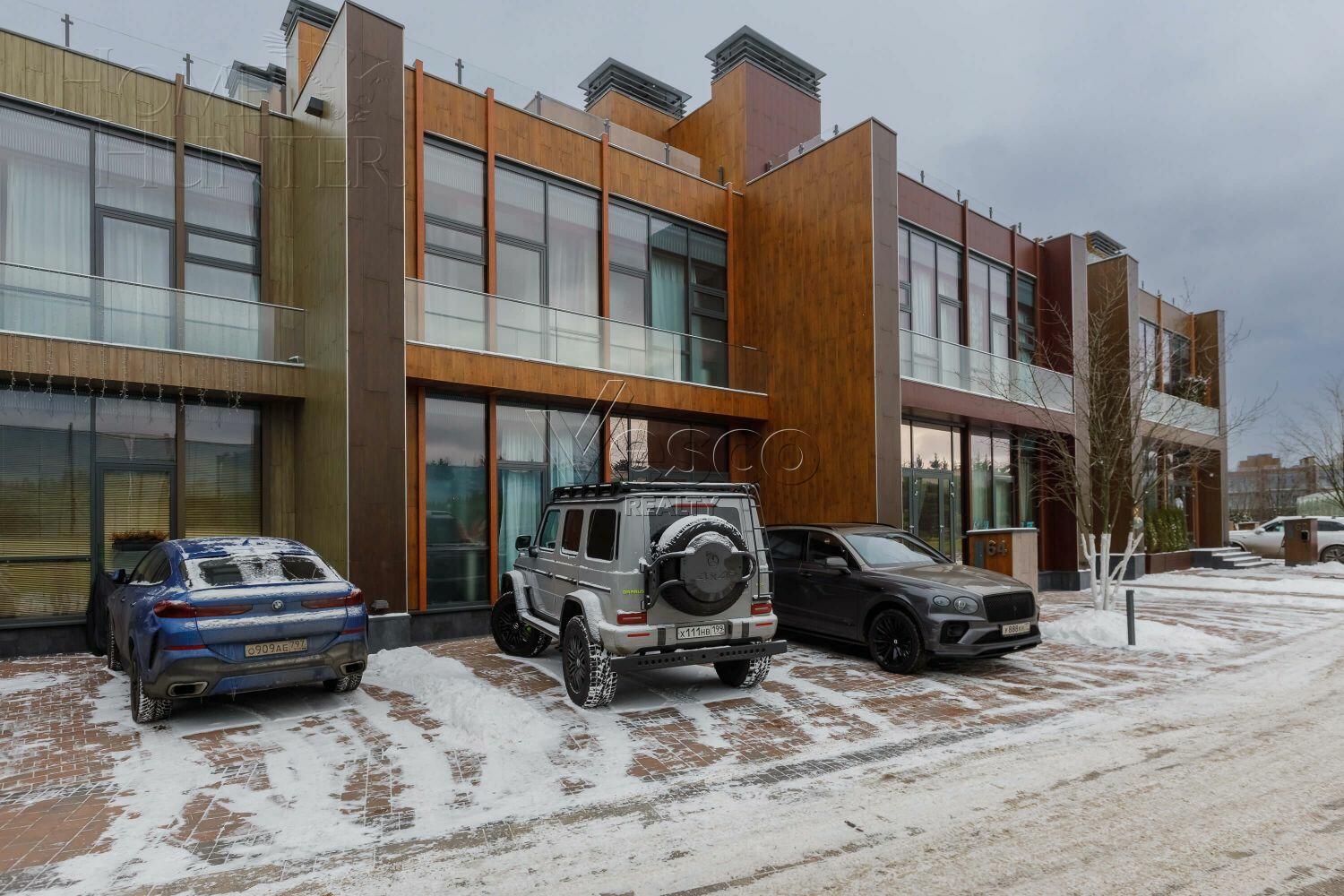 3-этажный таунхаус 170 м² с отделкой