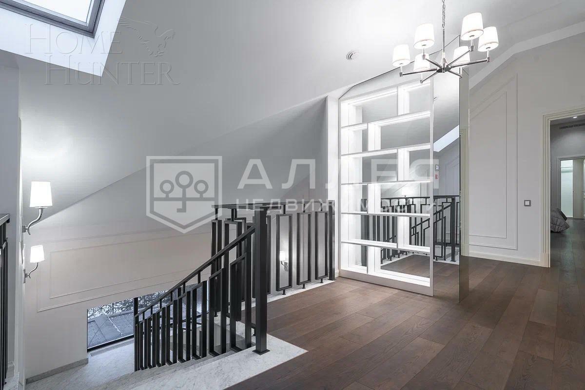 3-этажный коттедж 1 445 м² с отделкой